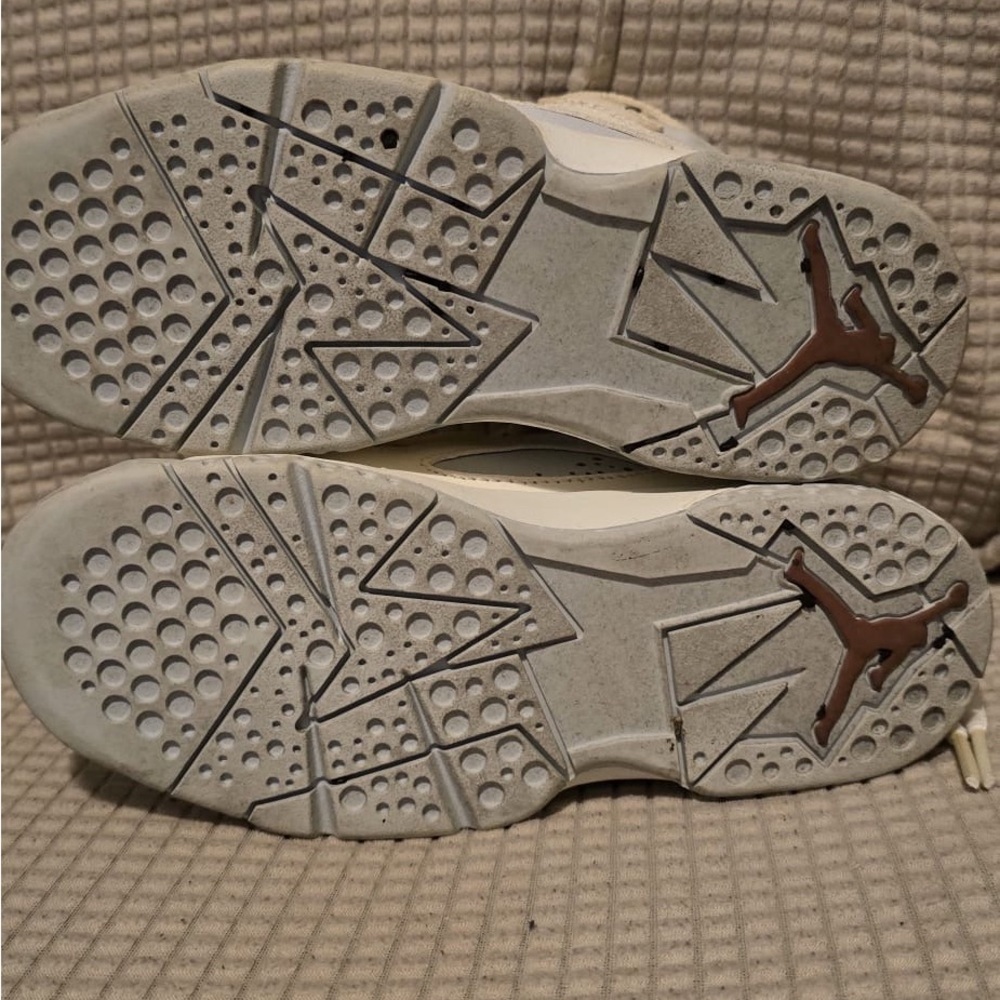 Jordan Kids White and Brown Sneakers - Picture 11 of 15